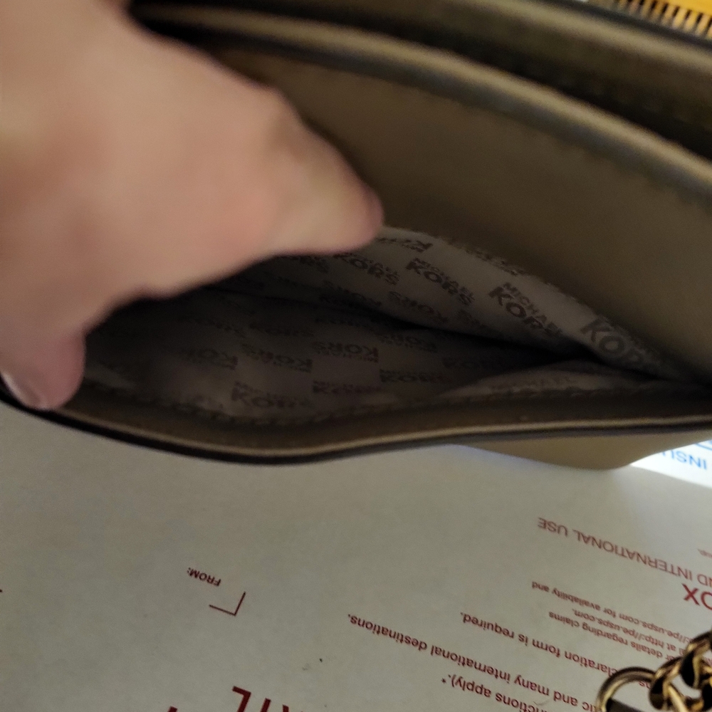 Michael KorsWomen's Tote Bag in Taupe with Gold Chain Straps - Picture 3 of 12